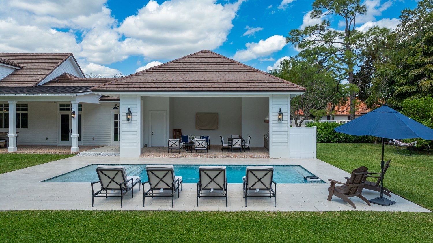 AB Residence photo 9