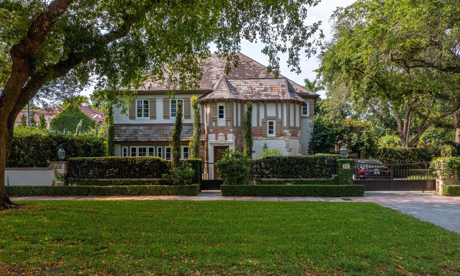 LS Residence photo 2
