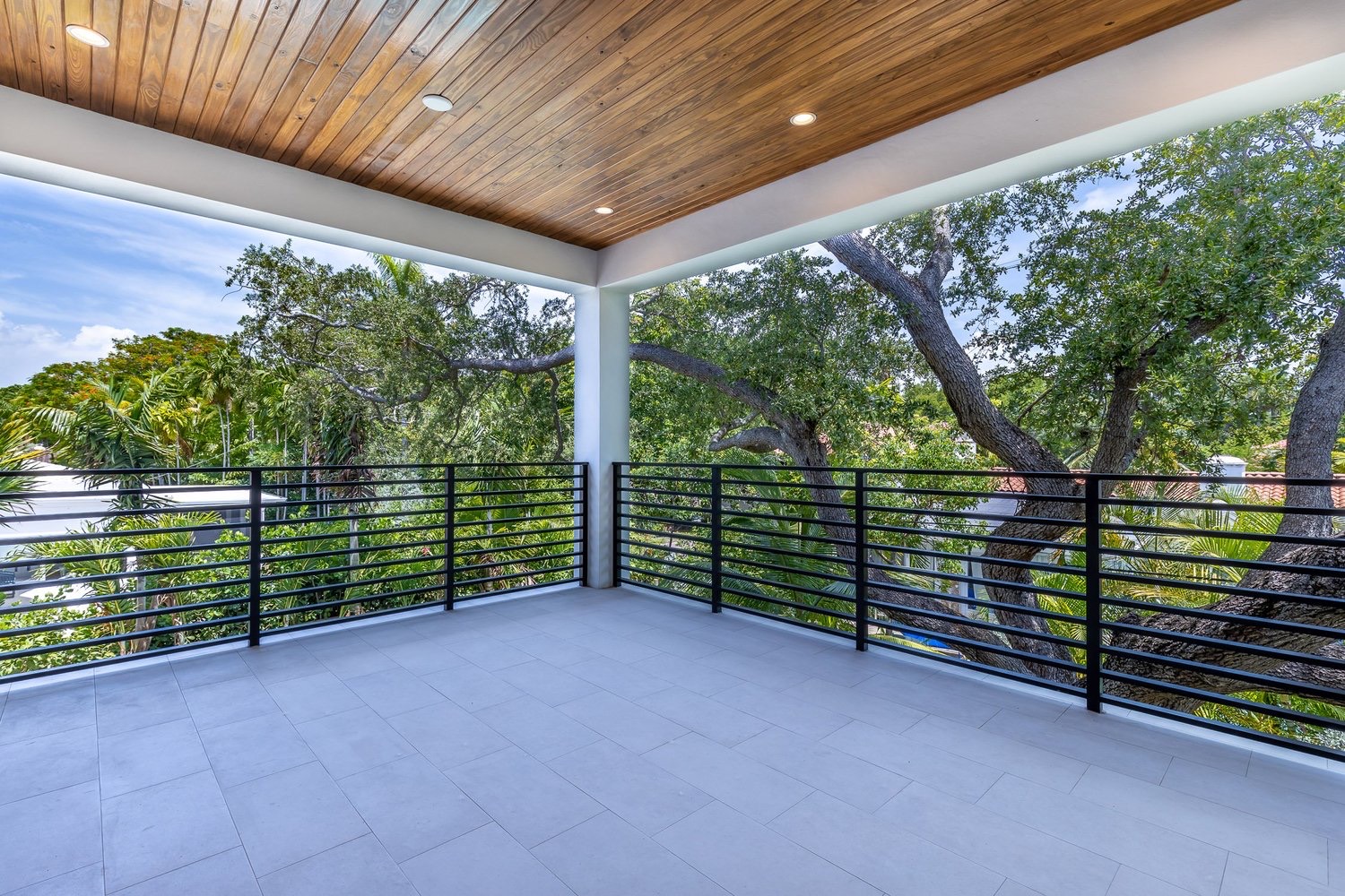 NK Residence photo 9