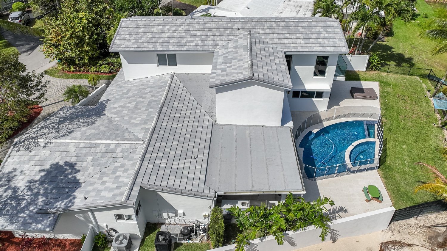 TS Residence photo 21